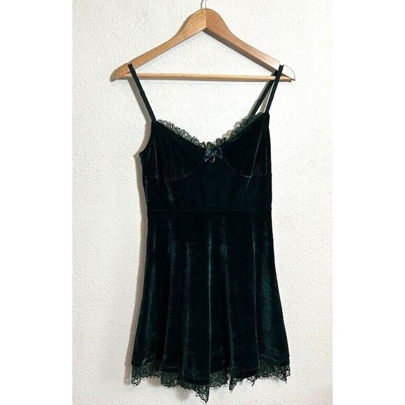 Killstar Moonstruck Velvet Skater Dress M Goth Green Y2K 90s Lace Stretch Corset - Picture 3 of 9